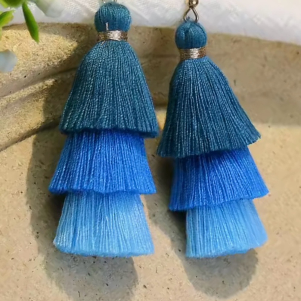 Blue Ombre Tassel Fringe Thread post or‎ stud Earrings-New